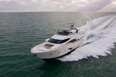 Marquis 720 Fly Bridge