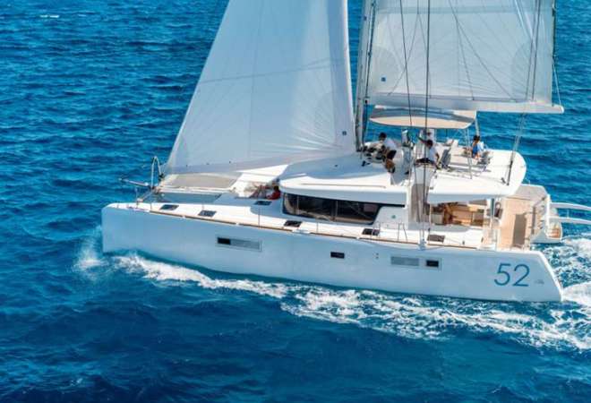 Lagoon 52