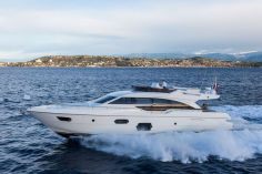 Ferretti Yachts 690