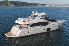 Ferretti Yachts 870