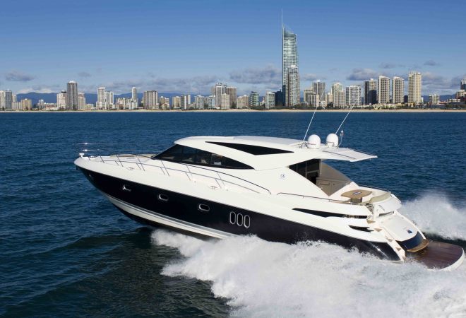 Riviera 5800 Sport Yacht